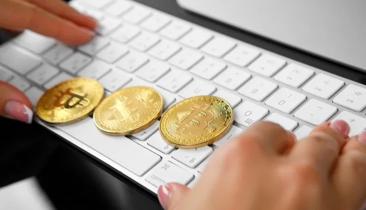 Erfahren Sie, wie Sie durch das Investieren in Kryptowährungen potenziell hohe Gewinne erzielen können.