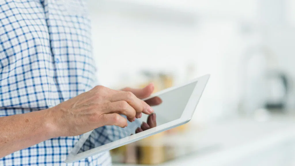 Mit Bewertungen Geld verdienen - Lernen Sie, wie Sie durch das Schreiben von Rezensionen Einkommen generieren können.